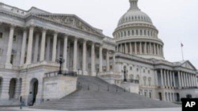 Палата представників США схвалила законопроєкт для уникнення шатдауну напередодні ключової промови Байдена