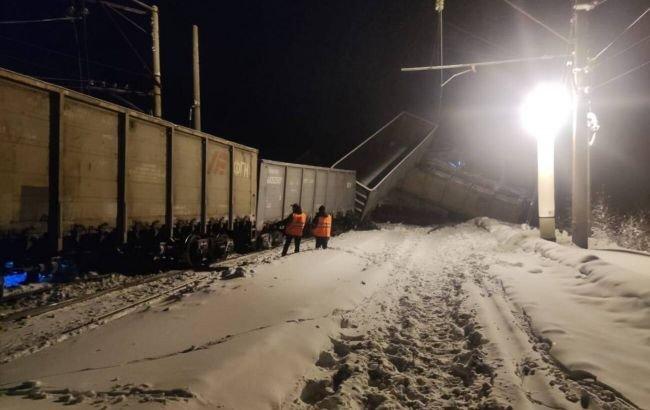 У Бурятії з рейок зійшло понад 20 вагонів потяга.