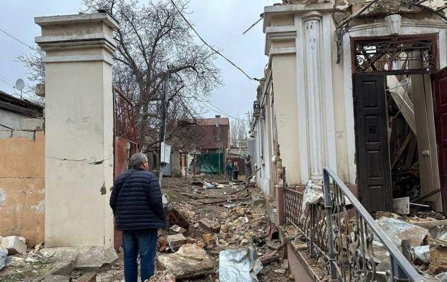 Ким опубликовал свежие фото и видео о последствиях атаки дронов на Николаев.